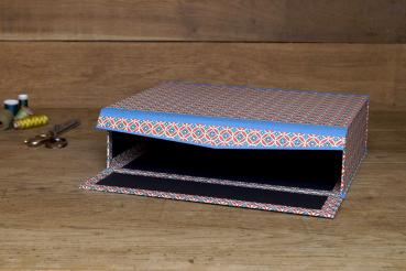 Stackable memory box, diamond pattern, light blue, red, white